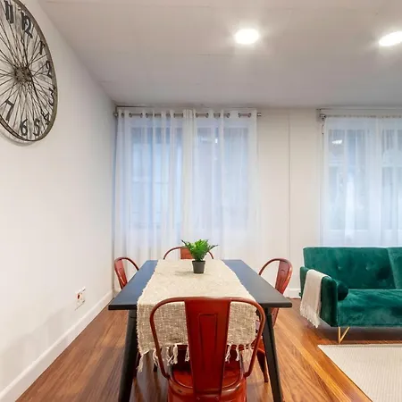 Centro Del Casco Viejo Junto A La Catedral بلباو