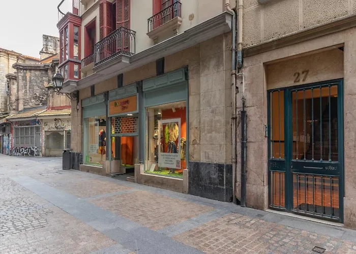 Centro Del Casco Viejo Junto A La Catedral Daire Bilbao