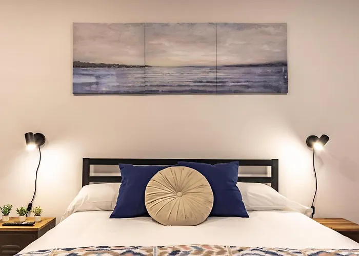 Centro Del Casco Viejo Junto A La Catedral Bilbao